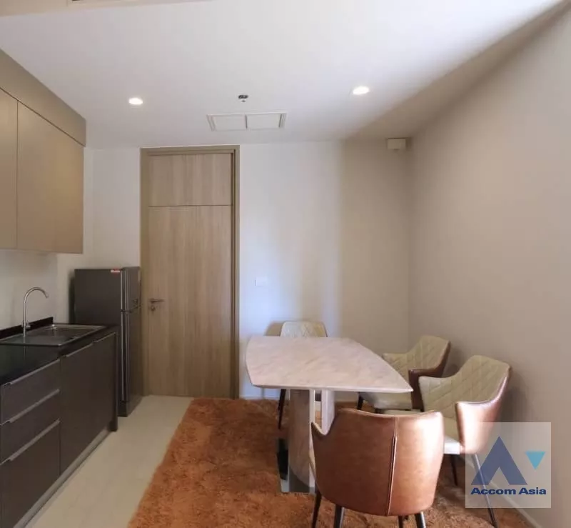 Corner Unit |  2 Bedrooms  Condominium For Rent & Sale in Ploenchit, Bangkok  near BTS Ploenchit (AA28826)