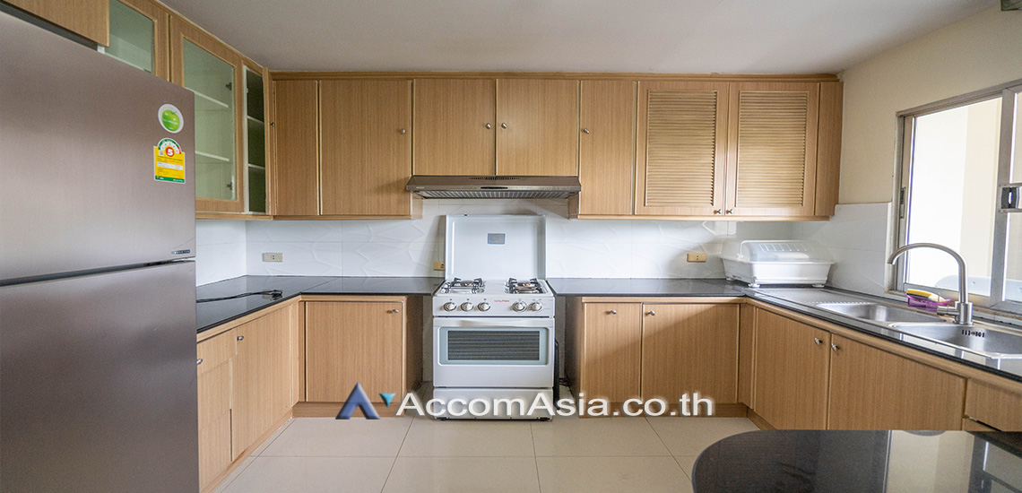 Pet friendly |  3 Bedrooms  Condominium For Rent & Sale in Sukhumvit, Bangkok  near BTS Phrom Phong (AA28930)