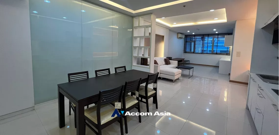  2 Bedrooms  Condominium For Sale in Sathorn, Bangkok  near BTS Surasak (AA29038)