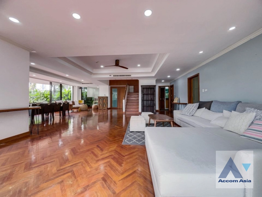 Huge Terrace, Duplex Condo |  3 Bedrooms  Condominium For Sale in Sukhumvit, Bangkok  near BTS Phrom Phong (AA29063)