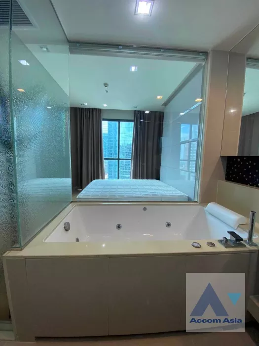 unit 2 Bedrooms  Condominium For Rent & Sale in Silom, Bangkok  near BTS Chong Nonsi (AA29095)