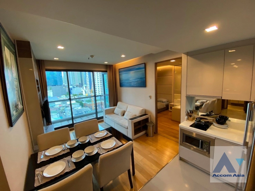 unit 2 Bedrooms  Condominium For Rent & Sale in Silom, Bangkok  near BTS Chong Nonsi (AA29096)