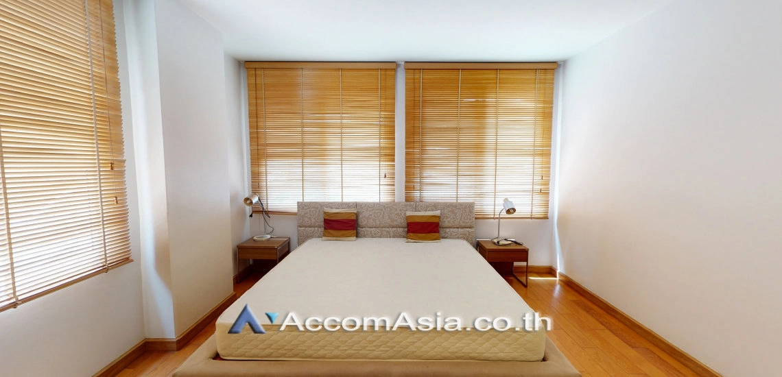  2 Bedrooms  Condominium For Sale in Sukhumvit, Bangkok  near BTS Phrom Phong (AA29278)
