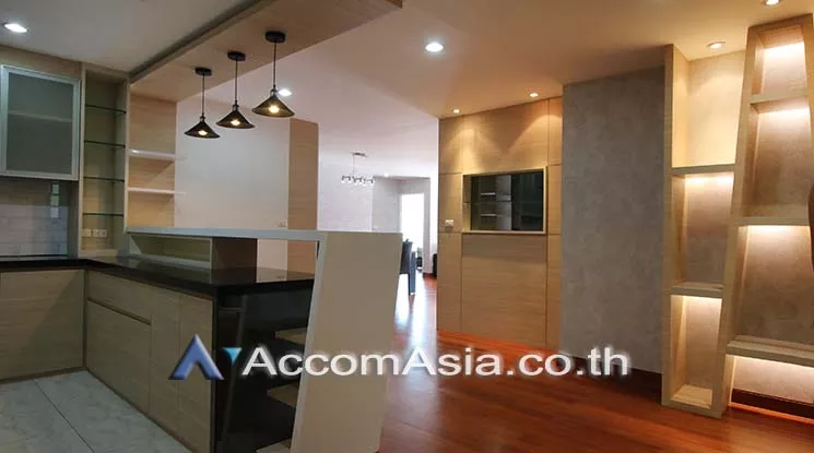 7  3 br Condominium For Sale in Sukhumvit ,Bangkok BTS Asok - MRT Sukhumvit at Urbana Sukhumvit 15 AA29313