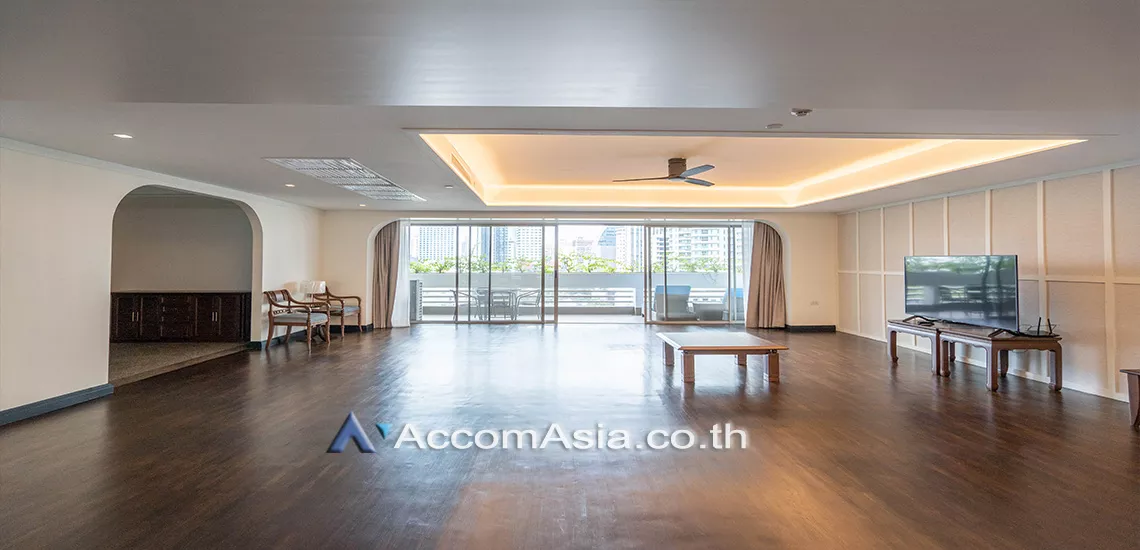 Pet friendly |  4 Bedrooms  Apartment For Rent in Sukhumvit, Bangkok  near BTS Asok - MRT Sukhumvit (AA29386)