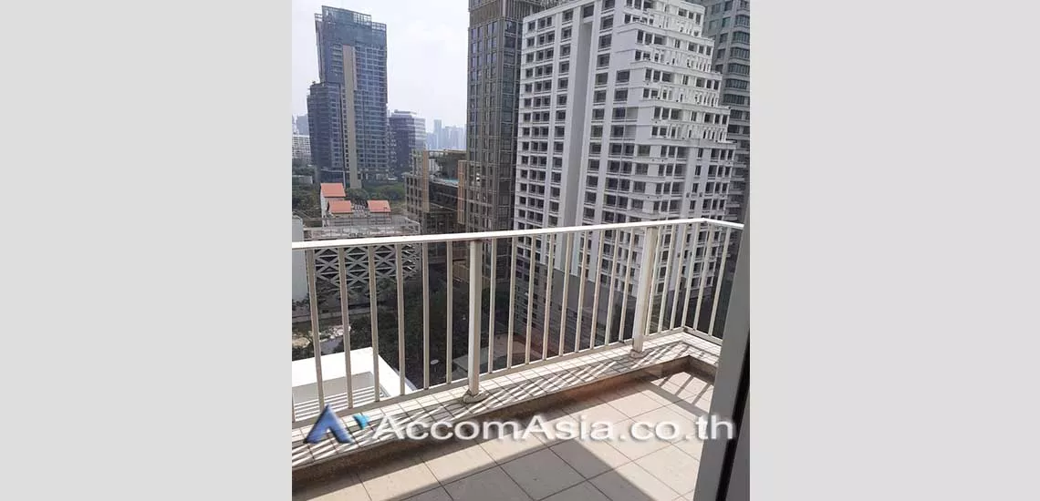  3 Bedrooms  Condominium For Rent in Ploenchit, Bangkok  near BTS Chitlom (AA29393)
