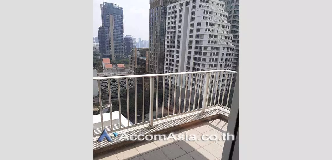 unit 3 Bedrooms  Condominium For Rent in Ploenchit, Bangkok  near BTS Chitlom (AA29393)
