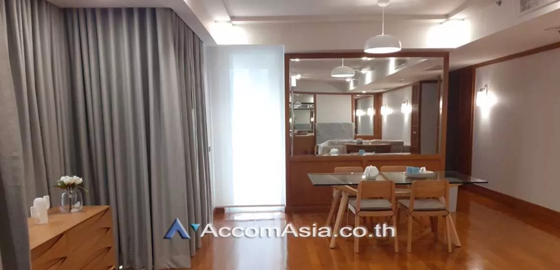  2 Bedrooms  Condominium For Rent in Ploenchit, Bangkok  near BTS Chitlom (AA29396)