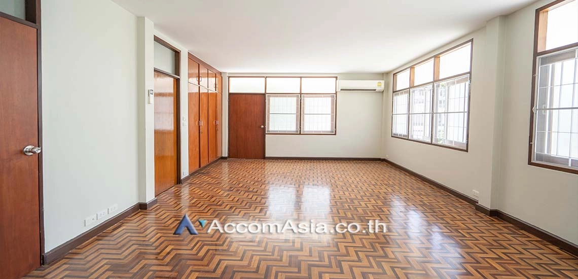 8  3 br House For Rent in Sukhumvit ,Bangkok BTS Thong Lo AA29407