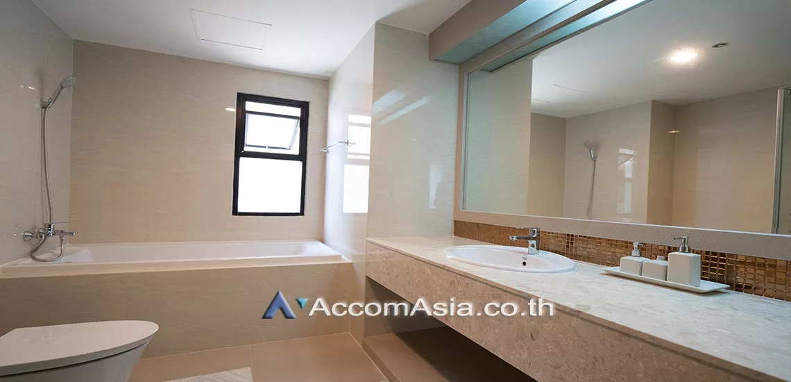 10  3 br Apartment For Rent in Sukhumvit ,Bangkok BTS Asok - MRT Sukhumvit at Comfortable for Living AA29415