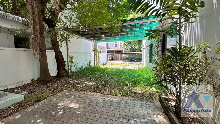 32  4 br House For Rent in Sukhumvit ,Bangkok BTS Ekkamai at The Noble Ekkamai 22  AA29446