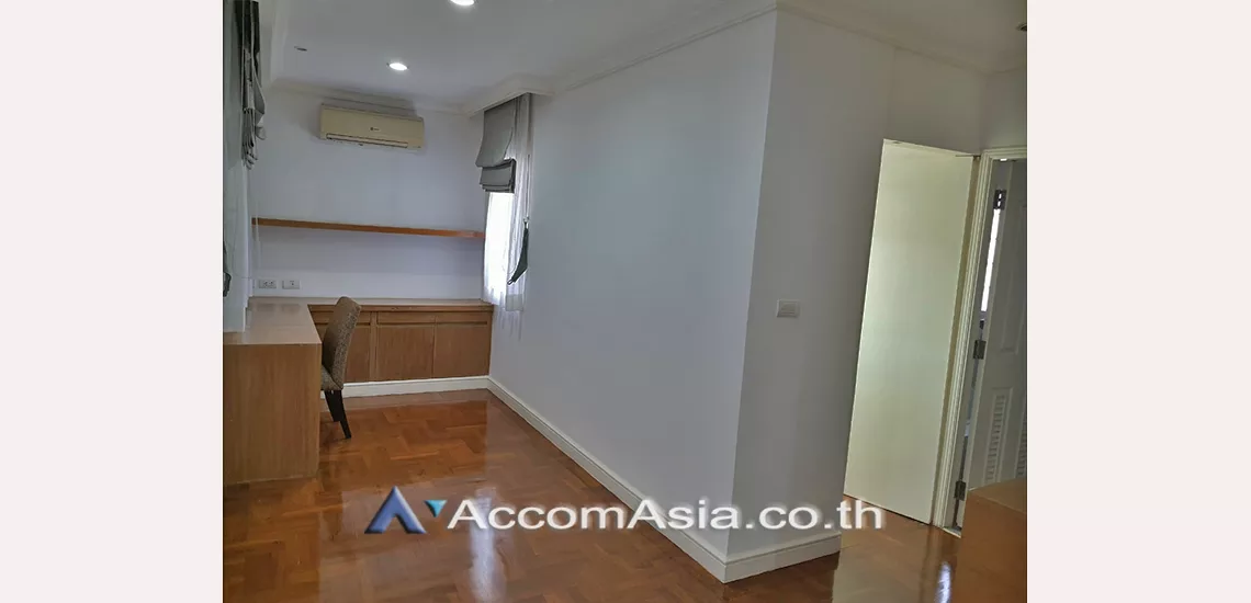  1  3 br Apartment For Rent in Sukhumvit ,Bangkok BTS Phrom Phong at Exclusive private atmosphere AA29455
