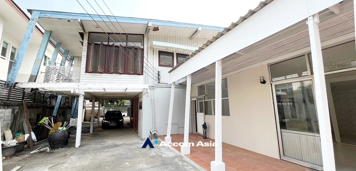 unit 2 Bedrooms  House For Rent in Sukhumvit, Bangkok  near BTS Thong Lo (AA29465)