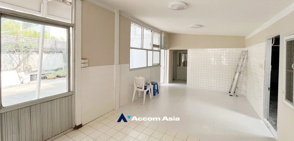  1  2 br House For Rent in Sukhumvit ,Bangkok BTS Thong Lo AA29465