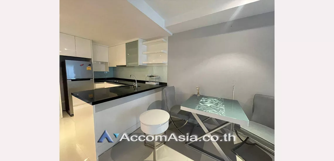 unit 2 Bedrooms  Condominium For Rent in Sukhumvit, Bangkok  near BTS Ekkamai (AA29485)