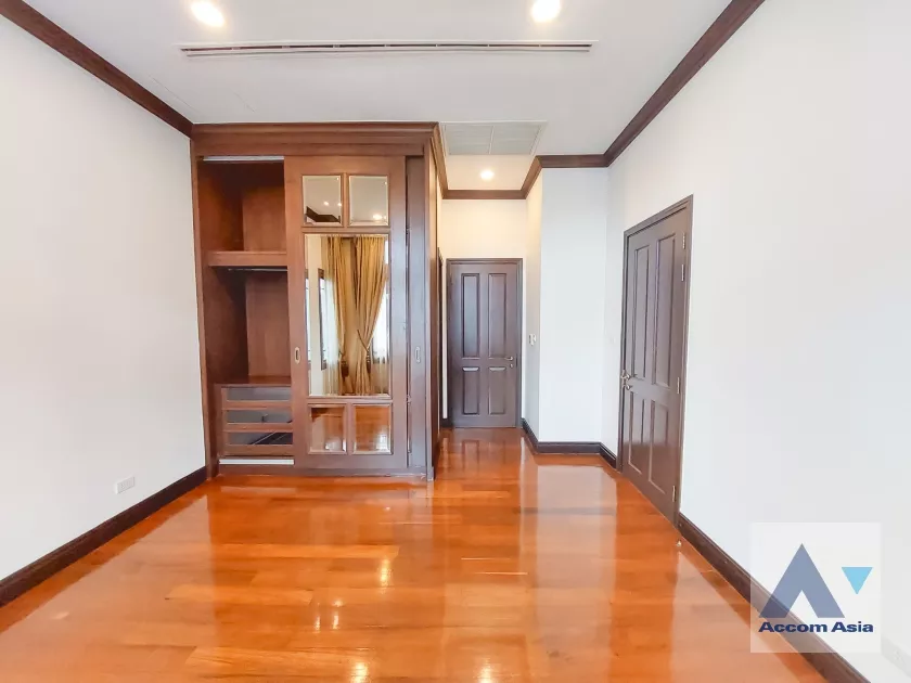 29  4 br House For Rent in Sathorn ,Bangkok BRT Thanon Chan - BTS Saint Louis at Exclusive Resort Style Home  AA29486