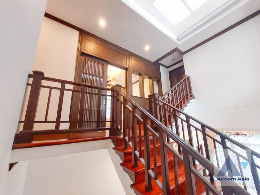 37  4 br House For Rent in Sathorn ,Bangkok BRT Thanon Chan - BTS Saint Louis at Exclusive Resort Style Home  AA29486