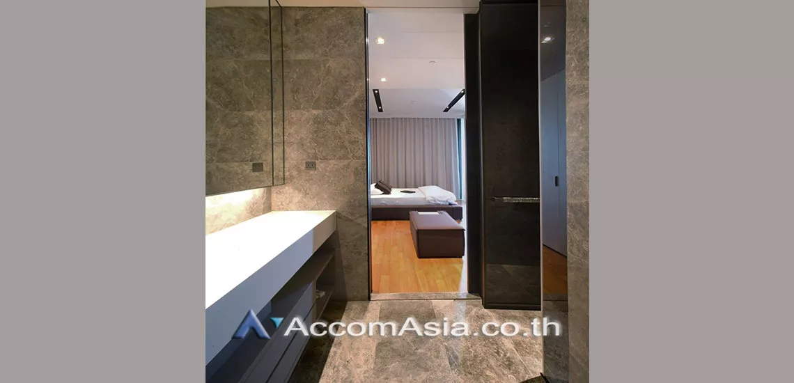 10  1 br Condominium For Sale in Charoen Nakhon ,Bangkok BTS Krung Thon Buri at Banyan Tree Residences Riverside AA29495
