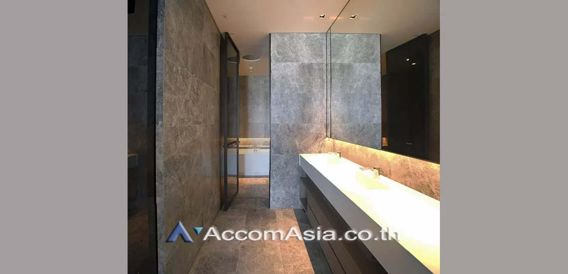 11  1 br Condominium For Sale in Charoen Nakhon ,Bangkok BTS Krung Thon Buri at Banyan Tree Residences Riverside AA29495