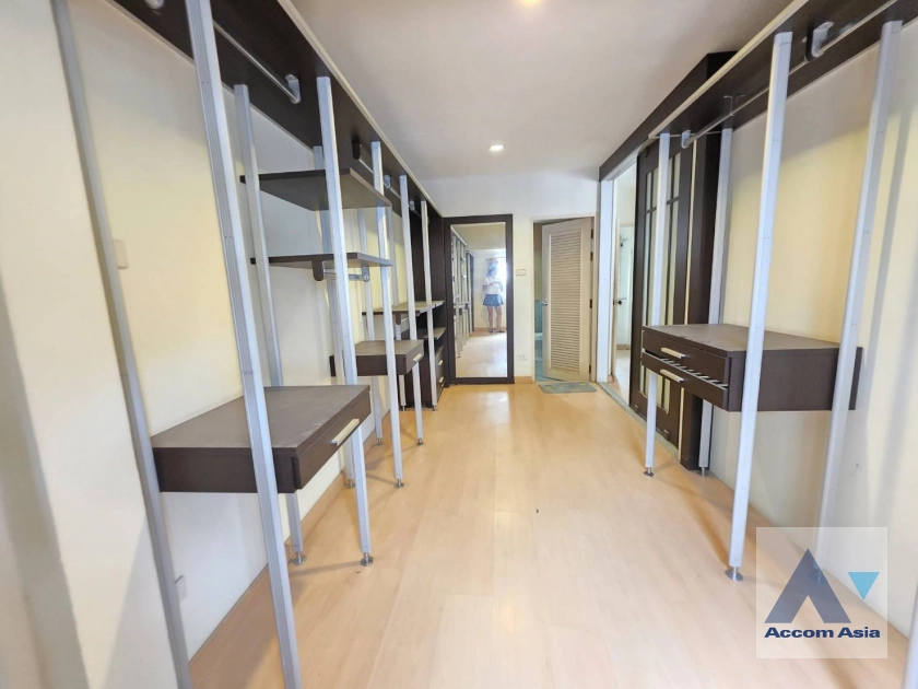 9  3 br Townhouse for rent and sale in Sukhumvit ,Bangkok BTS Phrom Phong AA29496