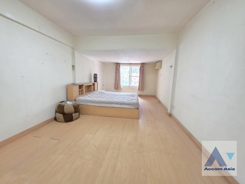 5  3 br Townhouse for rent and sale in Sukhumvit ,Bangkok BTS Phrom Phong AA29496
