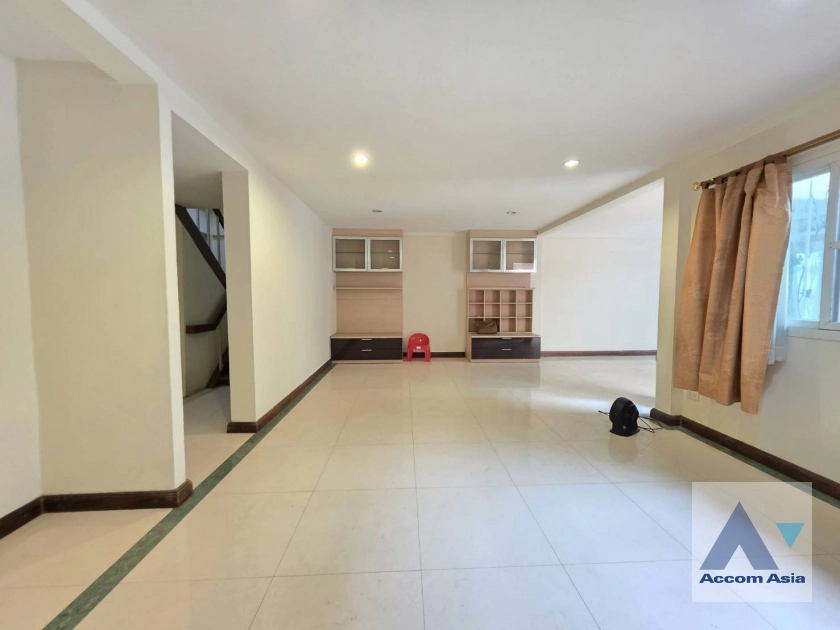 unitHome Office |  Thai-contemporary style home with both Western and Thai kitchens (AA29496)