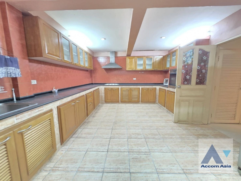 4  3 br Townhouse for rent and sale in Sukhumvit ,Bangkok BTS Phrom Phong AA29496