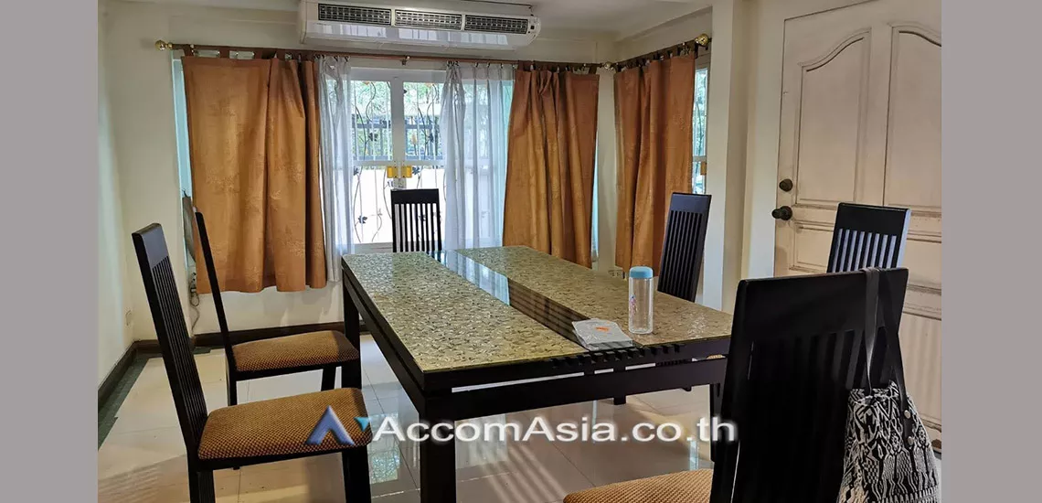 3 Bedrooms  Townhouse For Rent & Sale in Sukhumvit, Bangkok  near BTS Phrom Phong (AA29496)