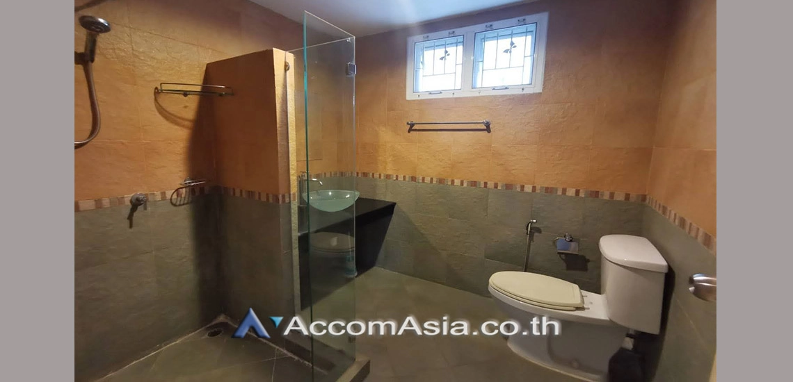 8  3 br Townhouse for rent and sale in Sukhumvit ,Bangkok BTS Phrom Phong AA29496