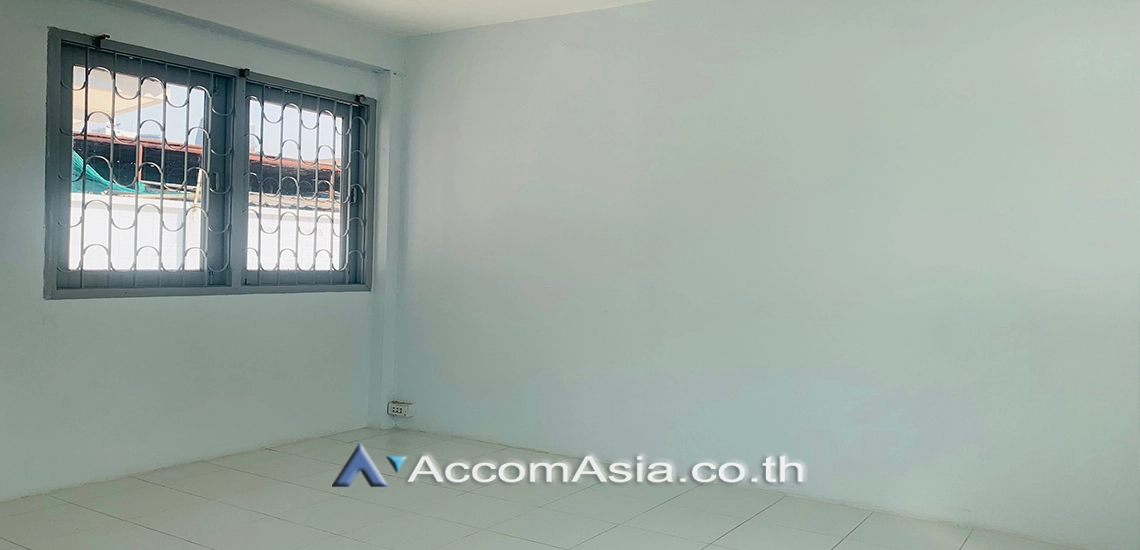  1  3 br House For Rent in Sathorn ,Bangkok MRT Khlong Toei AA29498