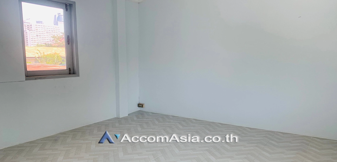 4  3 br House For Rent in Sathorn ,Bangkok MRT Khlong Toei AA29498