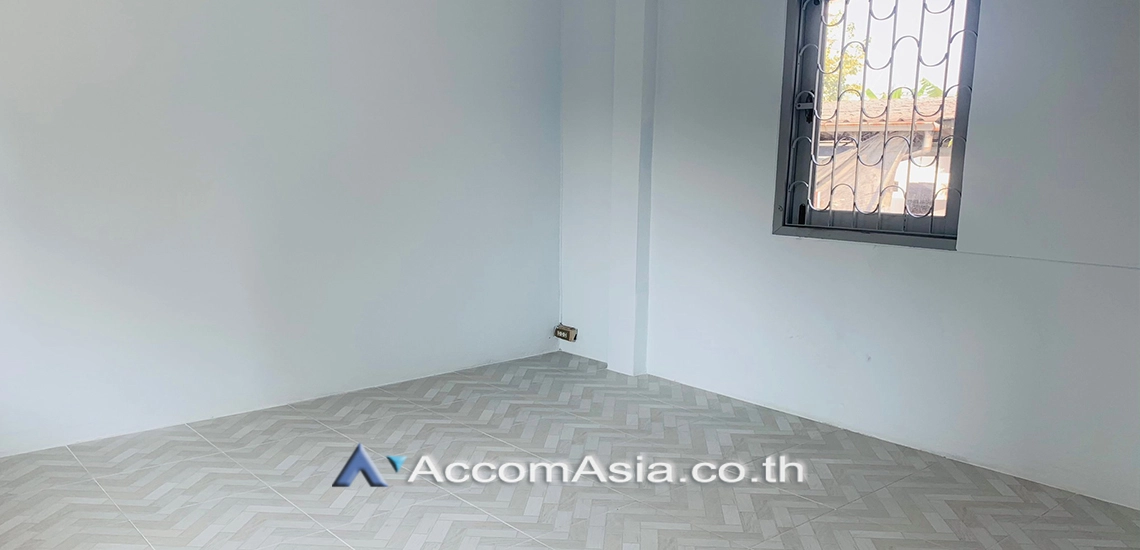 5  3 br House For Rent in Sathorn ,Bangkok MRT Khlong Toei AA29498