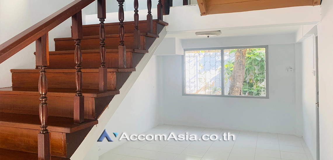 6  3 br House For Rent in Sathorn ,Bangkok MRT Khlong Toei AA29498