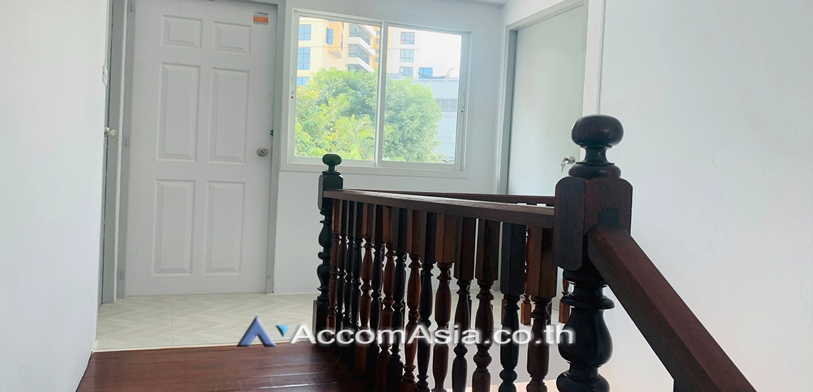 8  3 br House For Rent in Sathorn ,Bangkok MRT Khlong Toei AA29498