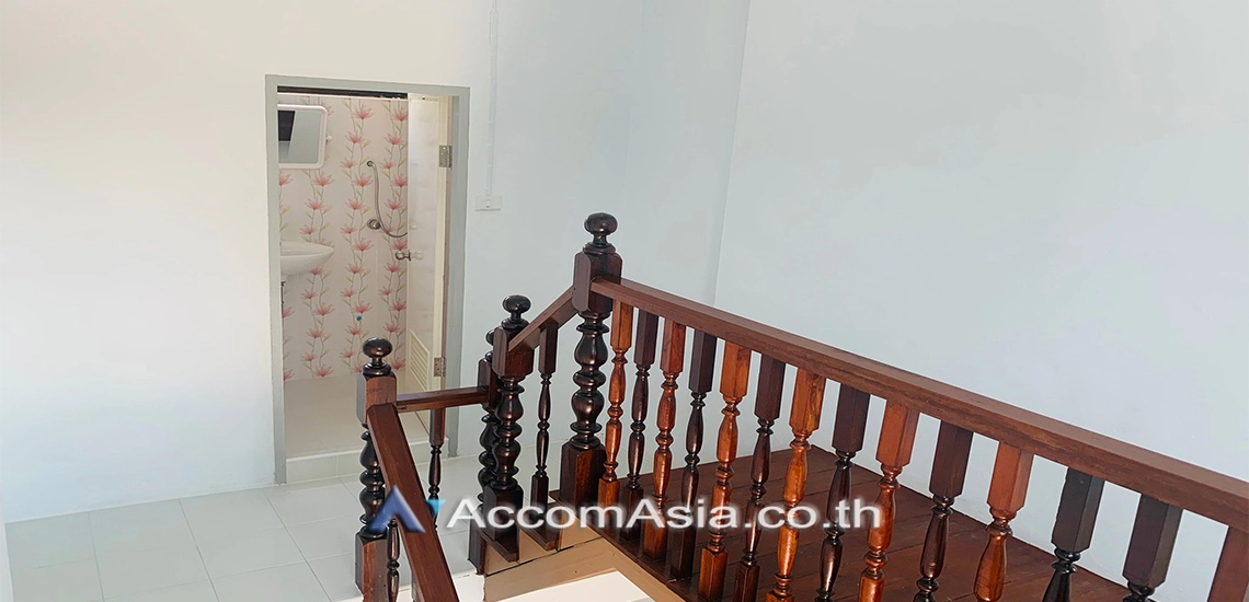 9  3 br House For Rent in Sathorn ,Bangkok MRT Khlong Toei AA29498