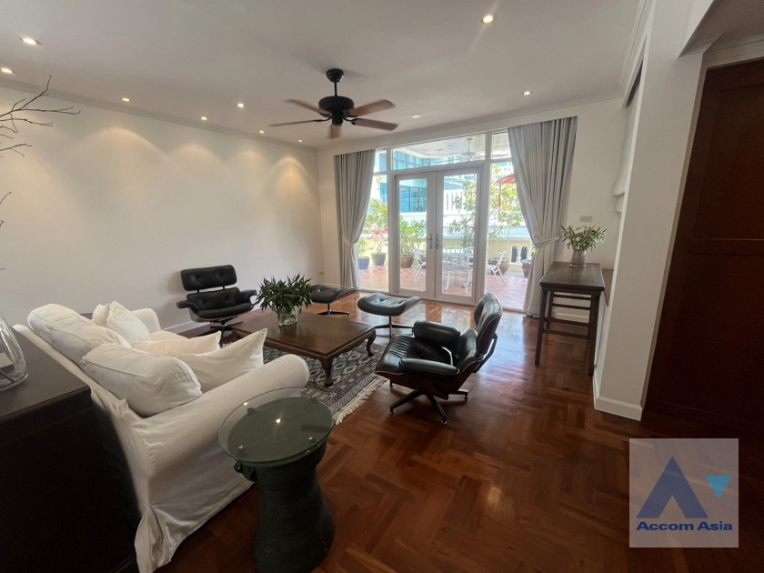 unitPet friendly |  4 Bedrooms  House For Rent in Sukhumvit, Bangkok  near BTS Phrom Phong (AA29516)