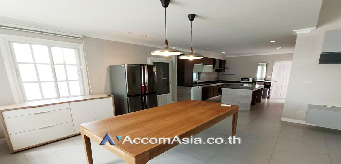  3 Bedrooms  House For Rent in Bangna, Bangkok  near BTS Bearing (AA29523)