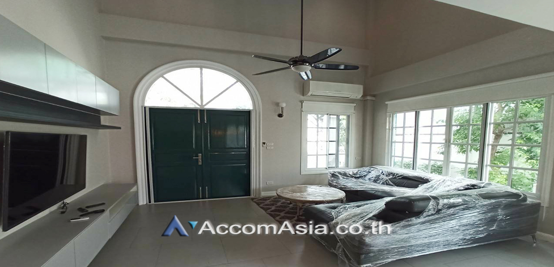 3 Bedrooms  House For Rent in Bangna, Bangkok  near BTS Bearing (AA29523)
