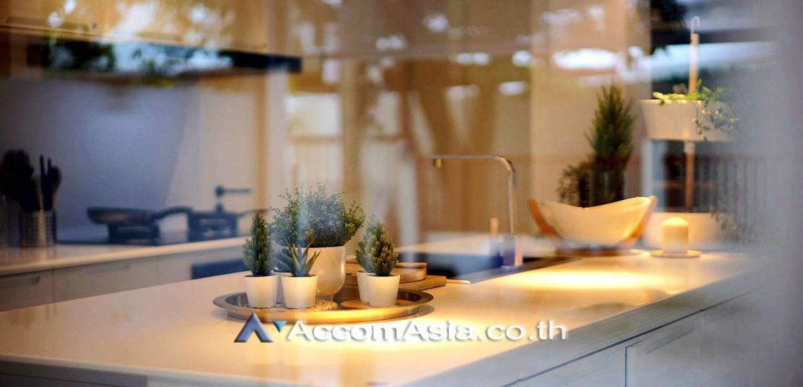 unit 3 Bedrooms  House For Rent & Sale in Sukhumvit, Bangkok  near BTS Phrom Phong (AA29529)