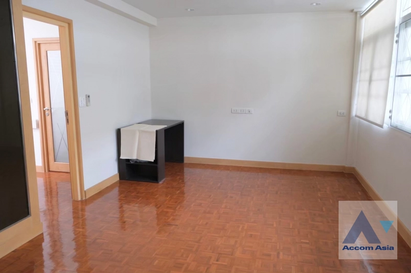 5  4 br Townhouse For Rent in sukhumvit ,Bangkok BTS Thong Lo AA29533
