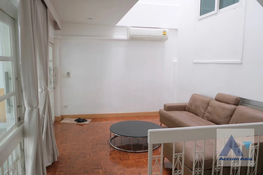 unitHome Office, Pet friendly |  4 Bedrooms  Townhouse For Rent in Sukhumvit, Bangkok  near BTS Thong Lo (AA29533)