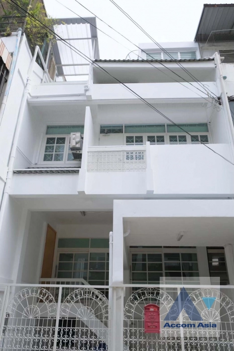  2  4 br Townhouse For Rent in sukhumvit ,Bangkok BTS Thong Lo AA29533