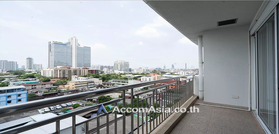 Pet friendly |  3 Bedrooms  Apartment For Rent in Sathorn, Bangkok  near BRT Technic Krungthep (AA29535)
