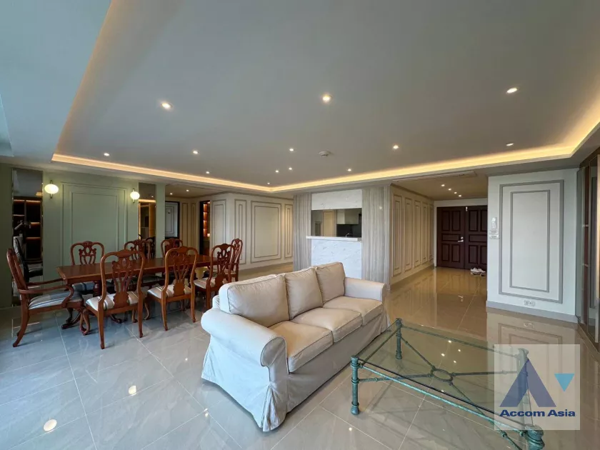  4 Bedrooms  Condominium For Rent in Ploenchit, Bangkok  near BTS Chitlom (AA29537)