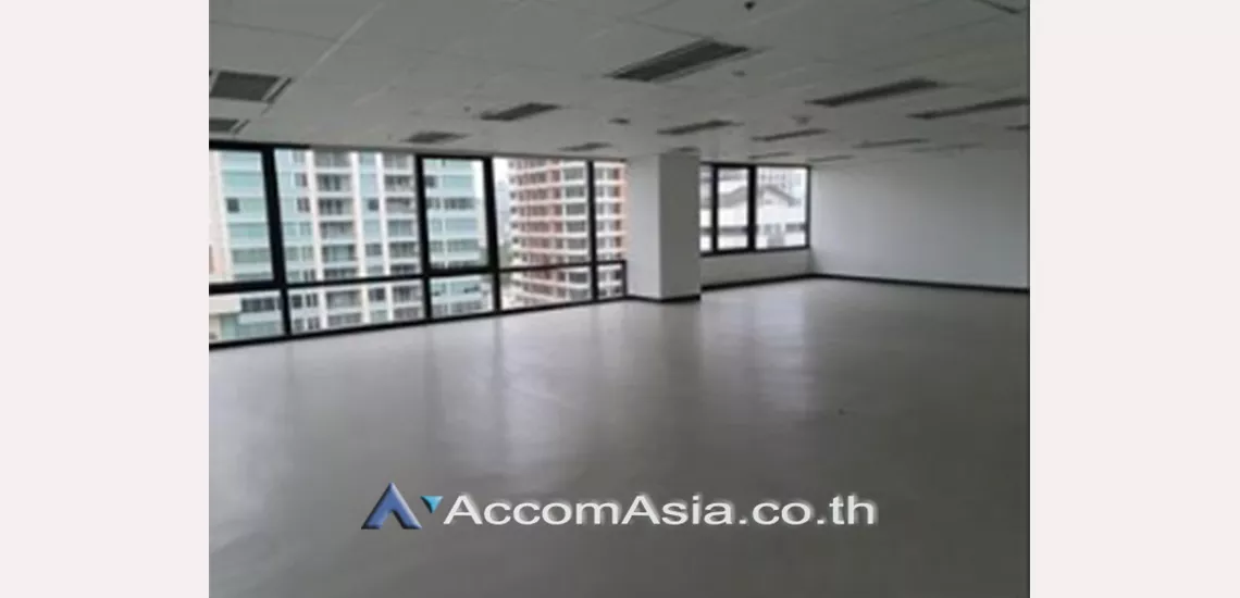  Office space For Rent in Silom, Bangkok  near MRT Lumphini (AA29540)