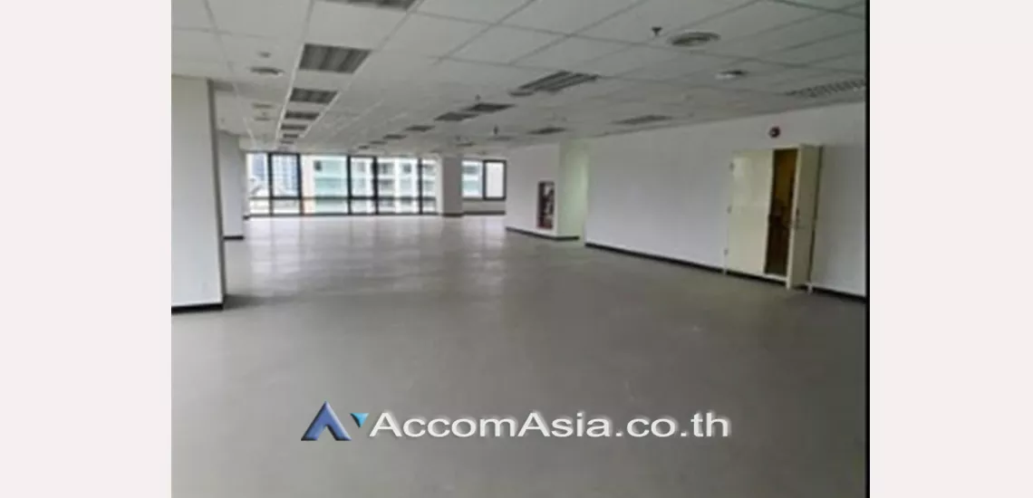  Office space For Rent in Silom, Bangkok  near MRT Lumphini (AA29540)