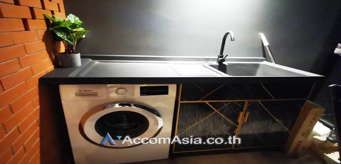 13  2 br Condominium For Rent in Silom ,Bangkok BTS Surasak at The Lofts Silom AA29546