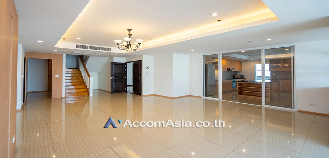 Duplex Condo |  High-Rise Living with a Large Balcony Apartment in Ekkamai Apartment  3 Bedroom for Rent BTS Ekkamai in Sukhumvit Bangkok