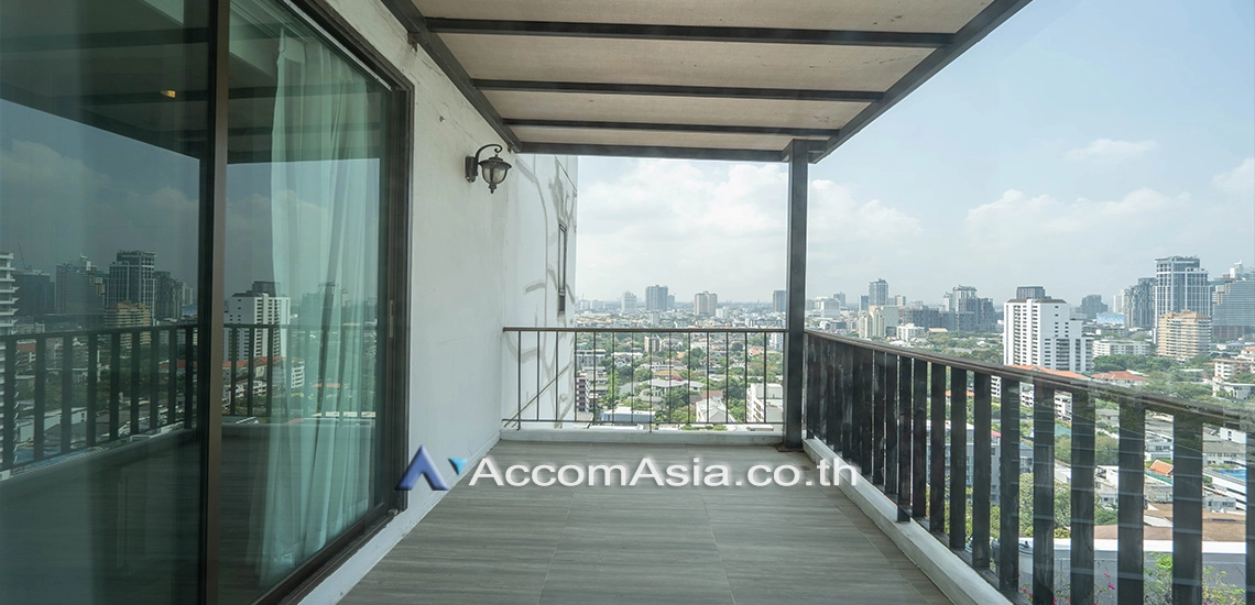 15  3 br Apartment For Rent in Sukhumvit ,Bangkok BTS Ekkamai at High-Rise Living with a Large Balcony Apartment in Ekkamai AA29557