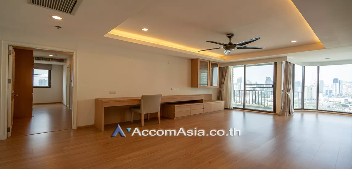 8  3 br Apartment For Rent in Sukhumvit ,Bangkok BTS Ekkamai at Comfort living and well service AA29557